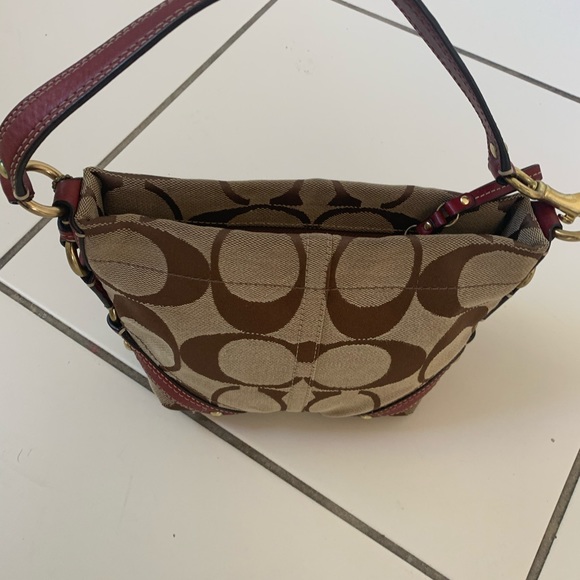 COACH MINI HANDBAG.USED COUPLE TIMES. - Picture 3 of 16